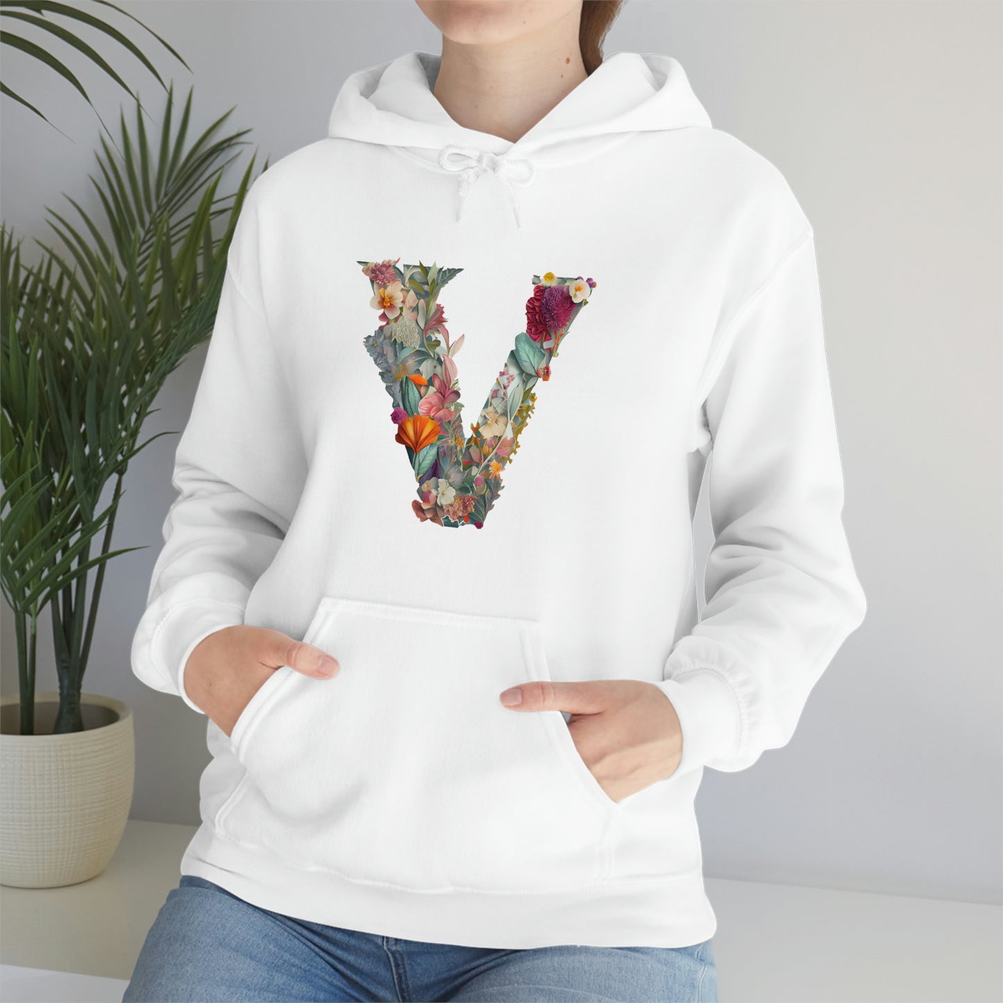 Unisex Heavy Blend™ Hooded Sweatshirt "V"