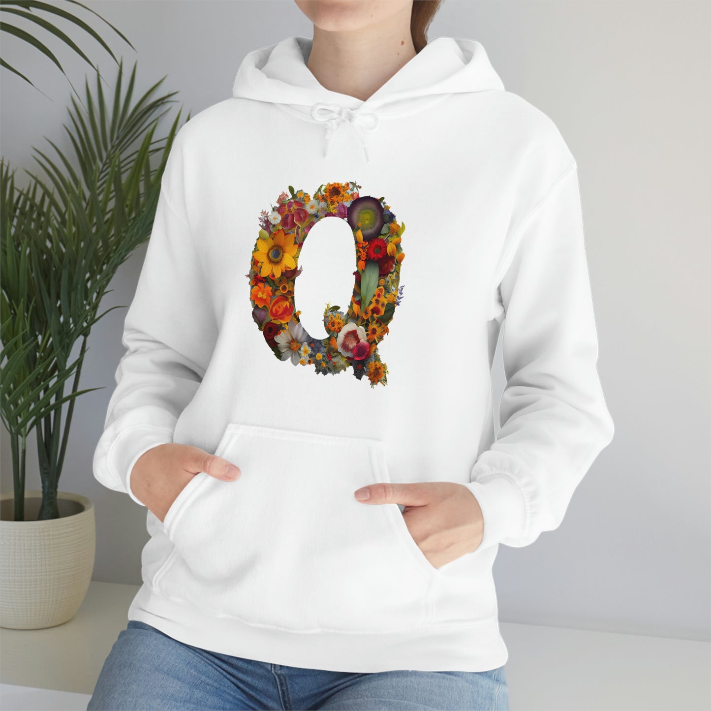 Unisex Heavy Blend™ Hooded Sweatshirt "Q"